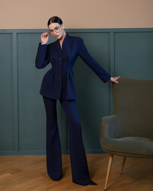 Averin Suit