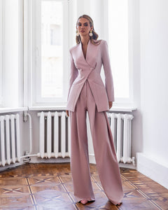 Leravia Suit
