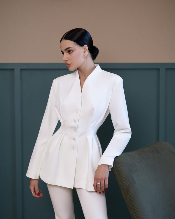 Averin Suit