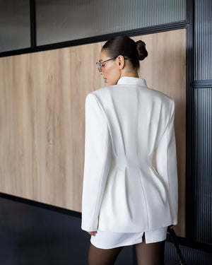 Ismera Suit