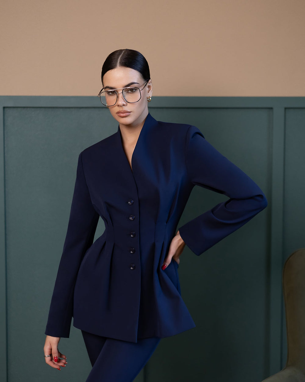 Averin Suit