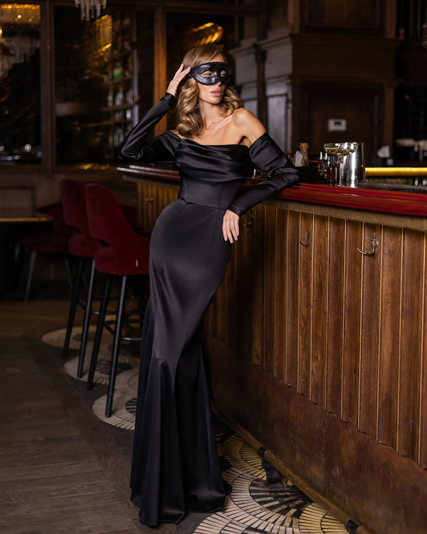 Luneria Gown