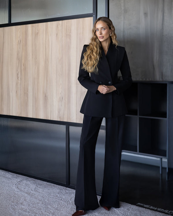 Evelisse Suit