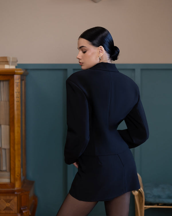 Novera Suit