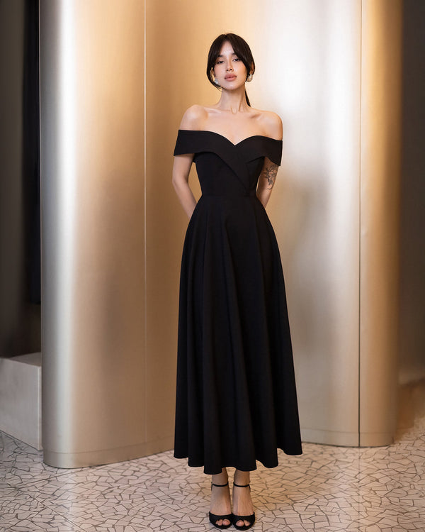 Calyra Dress