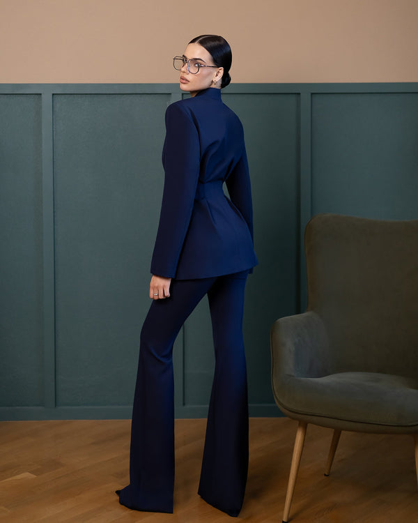 Averin Suit