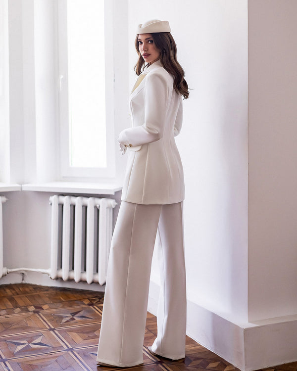 Almira Suit