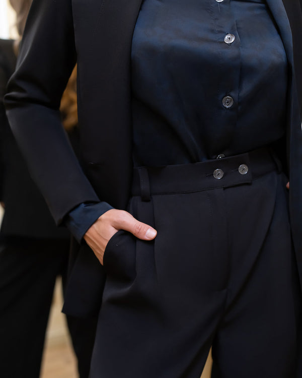 Evelisse Suit