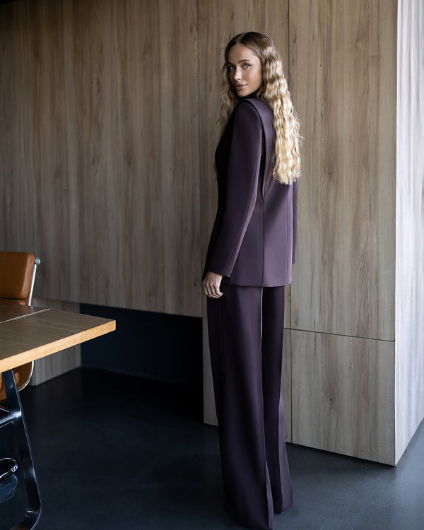 Evelisse Suit