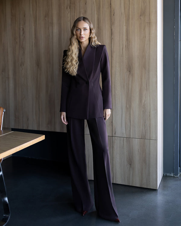 Evelisse Suit