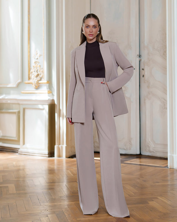 Alessia Suit