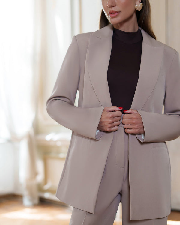 Alessia Suit